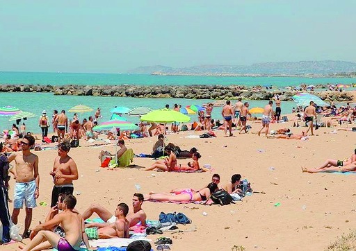 San Leone. Vanno in spiaggia a fare il bagno e vengono derubati. Furto ai danni di una coppia di anziani