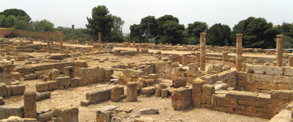 Agrigento, mostra fotografica di Cicala sugli scavi e restauri nel Quartiere Ellenistico Romano