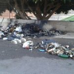 Lampedusa, incendiati sei cassonetti dei rifiuti dell’Iseda
