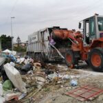 Agrigento, a fuoco i rifiuti di via degli Imperatori
