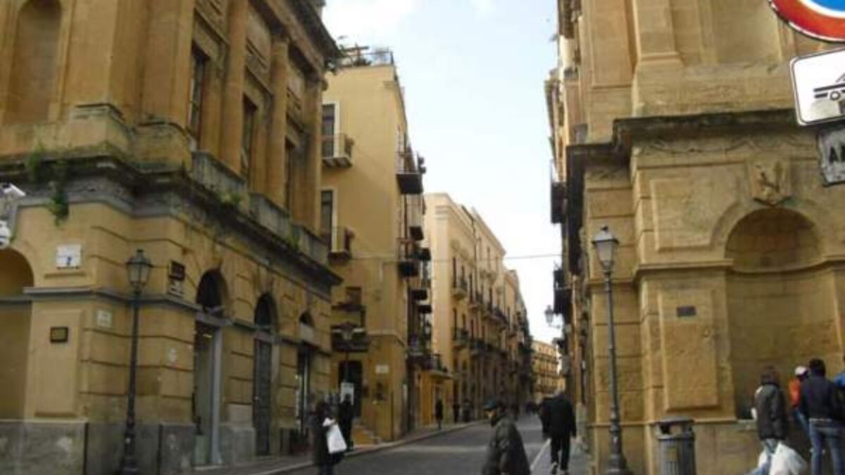 Via Atenea porta di ponte