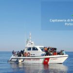 A Porto Empedocle sbarcano 48 migranti: fra loro 4 donne e 1 bambino