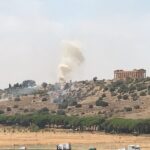 Agrigento, incendio nell’area archeologica: fiamme lambiscono strada statale