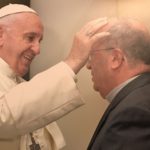 Da Agrigento al Vaticano: Padre Veneziano festeggia i 50 anni di sacerdozio con Papa Francesco