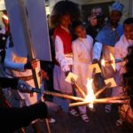 Mandorlo in Fiore, la Fiaccolata dell’Amicizia chiude le sfilate dei gruppi folkloristici