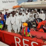 Migranti salvati in acque internazionali: arrivano a Porto Empedocle – FOTO