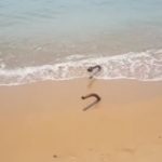 San Leone, ferri e tubi in un tratto di spiaggia: l’allarme di Mareamico