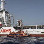 “Open Arms”, nave sequestrata: a Lampedusa sbarcano in 83