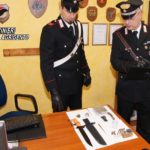 Racalmuto, coltelli e munizioni in auto e in casa: una denuncia