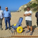 Torre Salsa, arriva in spiaggia sedia job per disabili donata da “A Cuore Aperto”