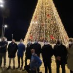 San Leone si illumina per le festività: arriva l’albero di Natale