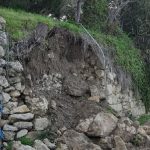 “Terreno e pietrame hanno invaso una parte della carreggiata”: chiesto ripristino lungo la strada che collega Montaperto e Giardina Gallotti