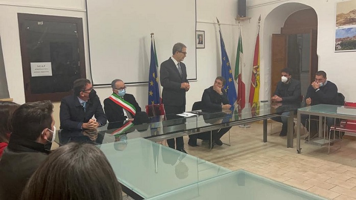 Caltabellotta, la visita di Musumeci: “Arte e natura le carte da giocare”