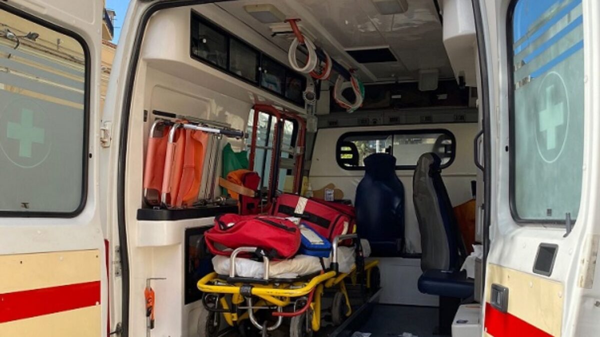 Licata, vandalizzata l’ambulanza della Croce Rossa: la condanna del Sindaco