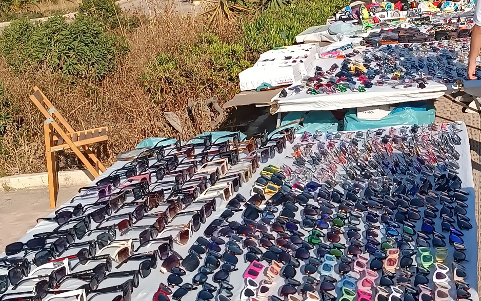 Torna il Souk della merce contraffatta a San Leone, Pisano (FdI): “Basta, chiediamo presidio di polizia permanente”