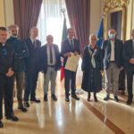 Conferimento dell’Onorificenza di Cavaliere dell’Ordine “Al Merito della Repubblica Italiana” al Dott. Salvatore Pezzino