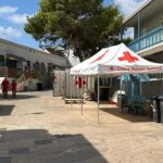 Migranti, nuovi sbarchi a Lampedusa: continuano i trasferimenti dall’hotspot