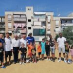 Licata, sport e inclusione sociale: palloni e materiale sportivo donati ai bambini del campetto da calcio di via Palma
