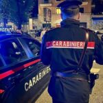 Acquistano uova di Pasqua sostituendo i codici a barre per pagare meno: i Carabinieri denunciano 2 persone per truffa