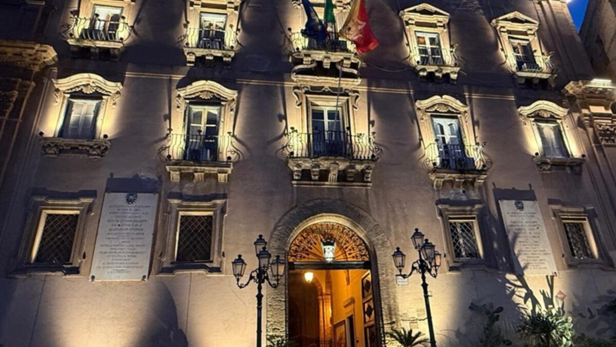 Agrigento Capitale della Cultura Italiana 2025: nuova illuminazione per il prospetto del Palazzo di Città