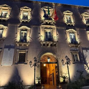 Agrigento Capitale della Cultura Italiana 2025: nuova illuminazione per il prospetto del Palazzo di Città
