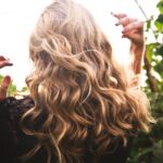 Siero lisciante: cos’è, come funziona e perché usarlo nella tua hair routine