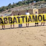 Blitz di “Goletta Verde” sulla spiaggia della Maddalusa: chiesta la demolizione degli edifici abusivi ancora presenti lungo la costa