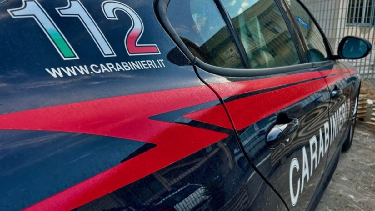 Favara, viola il divieto di avvicinamento e aggredisce i Carabinieri: arrestato 61enne