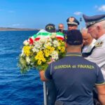 Lampedusa, il Comandante Interregionale dell’Italia Sud-Occidentale della GdF rendono omaggio alla memoria delle vittime del mare