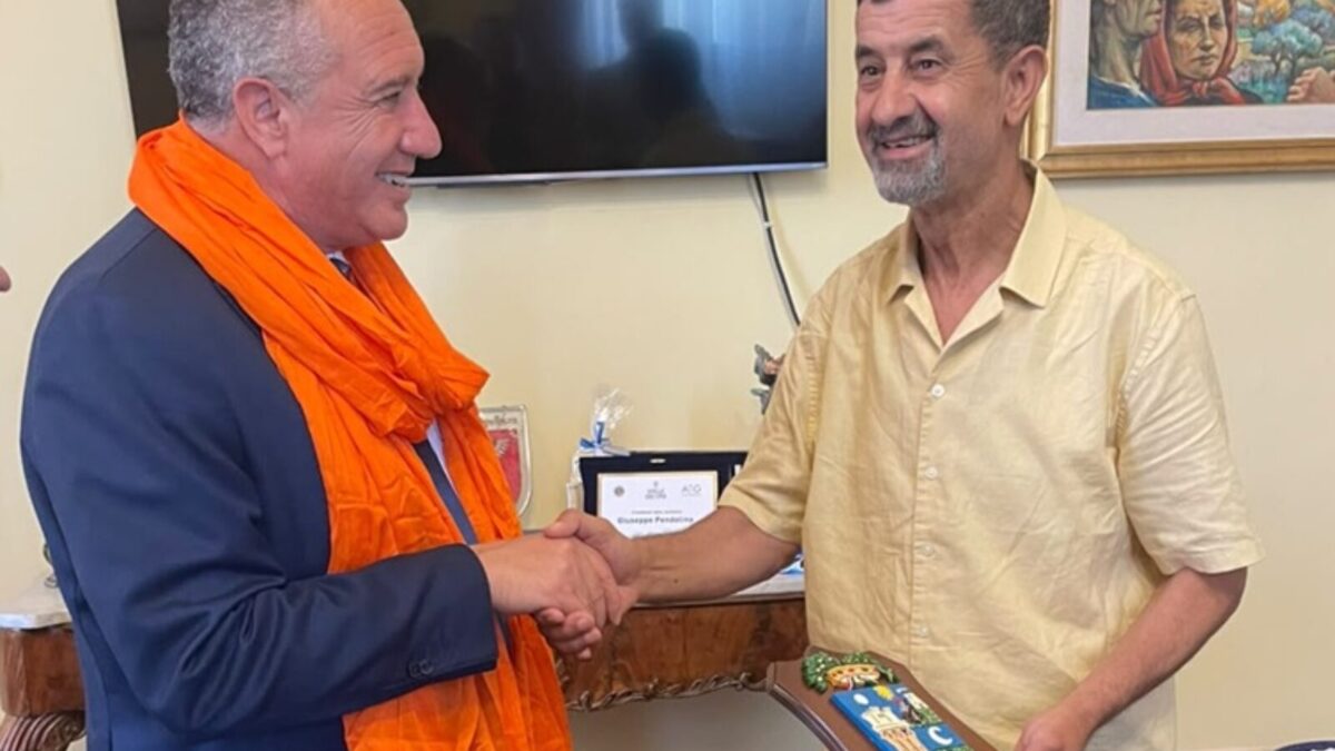 Il Presidente del Libero Consorzio Giuseppe Pendolino ha ricevuto Kazouz Mohammed, membro International Dance Council Unesco