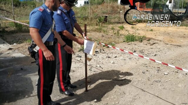 Licata, rifiuti speciali e materiali con amianto: sequestrata area, due denunciati