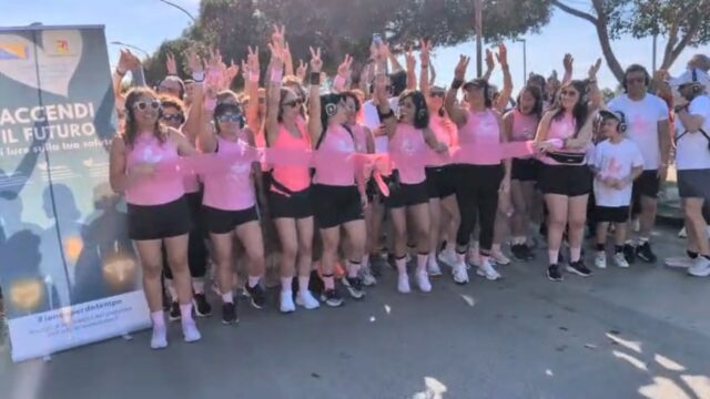 Un fiume rosa attraversa Agrigento, in oltre 450 per la salute delle donne
