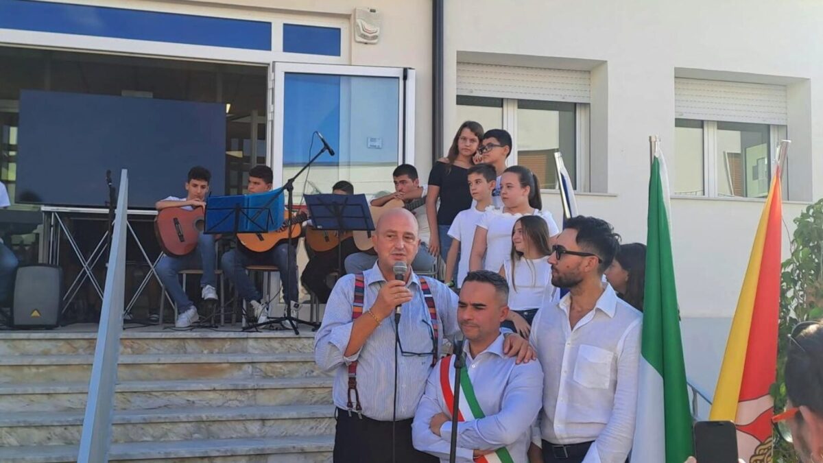 Scuola, Turano a Lampedusa: «Progetto ‘Più vicini più cittadini’ finanziato con 60 mila euro dalla Regione. Presto esteso agli istituti di tutte le isole minori»