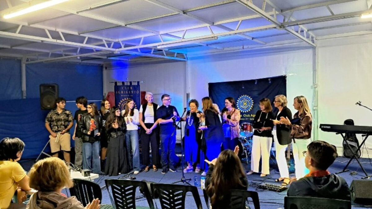 L’Inner Wheel Club di Agrigento, con i giovani  della Kosmos Band, celebra la Festa dei Nonni